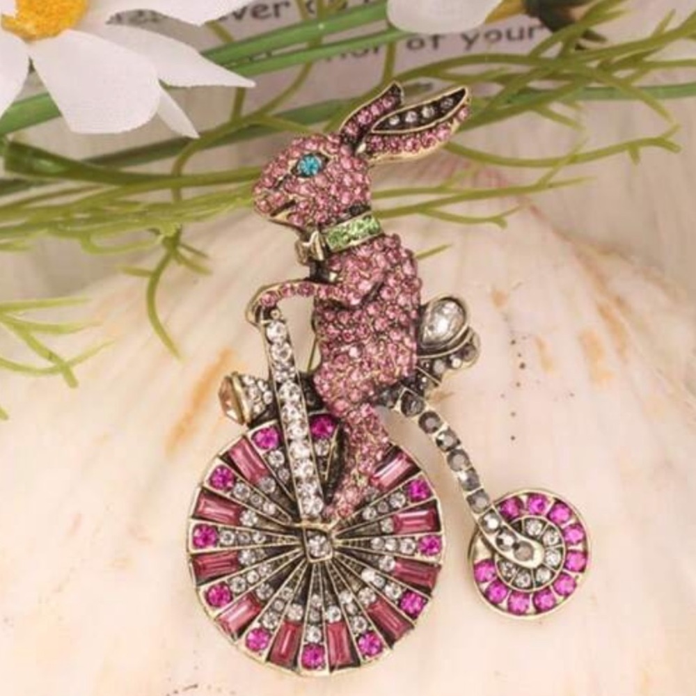 🐰💎🐰 PINK CRYSTAL BUNNY ON BICYCLE BROOCH❗️ 🐰💎🐰